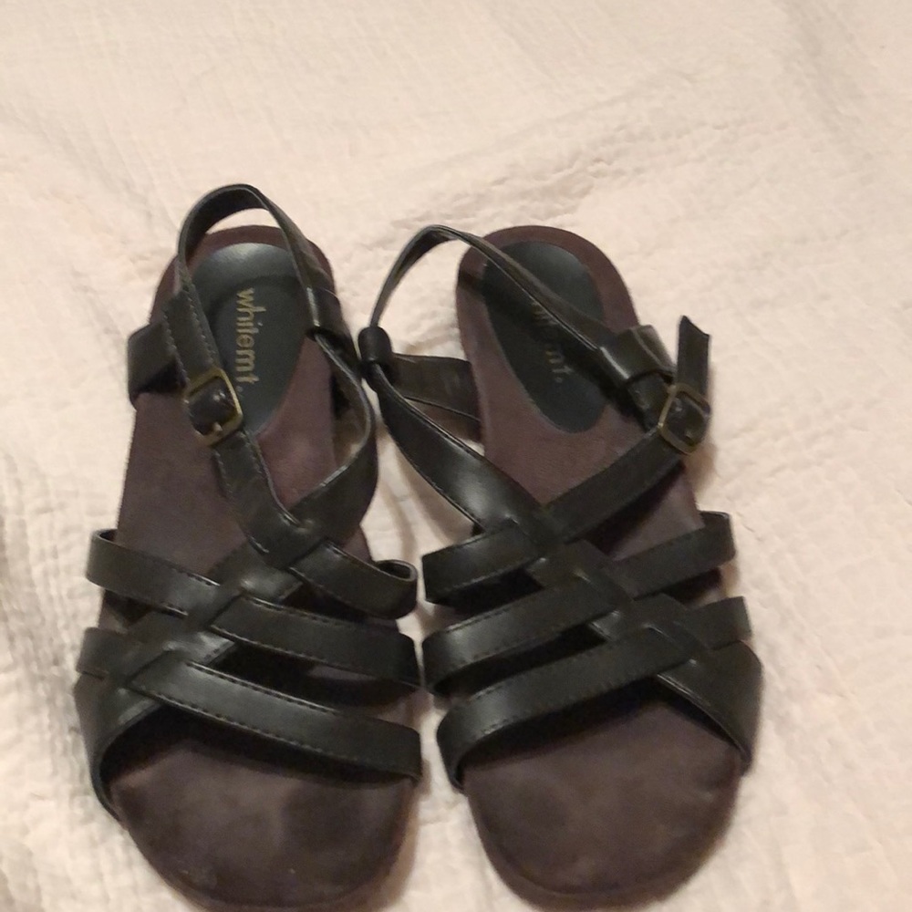 Brown strappy sandals White Mountain size 7